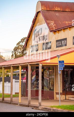 Fox's Store, antiquités et Milk Bar à Murrurundi, Nouvelle-Galles du Sud, Australie Banque D'Images