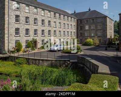 Stoney Middleton and Chatsworth Mill, Peak District, Derbyshire ; une ancienne filature de coton datant de 1814 qui a été restauré en 2000 pour un usage résidentiel. Banque D'Images