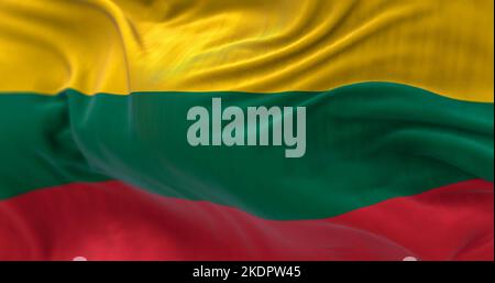 Vue rapprochée du drapeau national lituanien agitant dans le vent. La République de Lituanie est un pays de la région Baltique de l'Europe. Tissu textur Banque D'Images