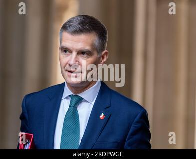 Londres, Royaume-Uni. 08th novembre 2022. Mark Harper, secrétaire aux Transports, arrive à une réunion du Cabinet au 10 Downing Street London. Crédit : Ian Davidson/Alay Live News Banque D'Images