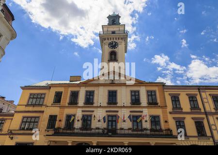 Hôtel de ville situé sur la place du marché de la vieille ville de Cieszyn ville frontière en Pologne Banque D'Images