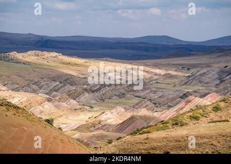 Paysage de Semidesert dans les environs du complexe de monastère David Gareja dans la région de Kakheti en Géorgie orientale Banque D'Images