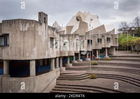 L'église Mariendom à Velbert-Neviges par l'architecte Gottfried Boehm, Rhénanie-du-Nord-Westphalie, Allemagne. Der Mariendom à Velbert-Neviges, Entwurf des A. Banque D'Images