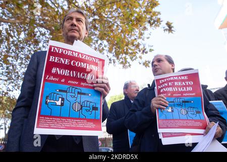 Rome, Italie. 8th novembre 2022. Sit-in organisé par des journalistes italiens à Piazzale Clodio en face de l'entrée de la Cour à Rome. (Credit image: © Matteo Nardone/Pacific Press via ZUMA Press Wire) Banque D'Images