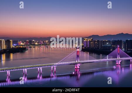 Ville de Qingyuan, province de guangdong, la ville de nuit Banque D'Images