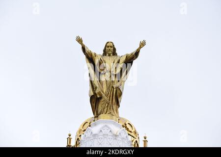 Gros plan de la statue du Christ à l'église Edappally, Kochi, Kerala. Banque D'Images