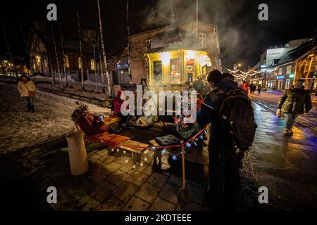 Raketten Bar - le Rocket Bar dans le centre de Tromso, en Norvège. Un arrêt touristique populaire pour le vin chaud et les hamburgers. Banque D'Images