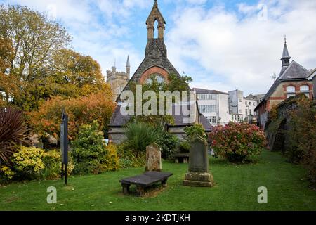 l'église st augustins connue comme l'église de la petite-bretagne sur les murs derry londonderry nord de l'irlande Banque D'Images