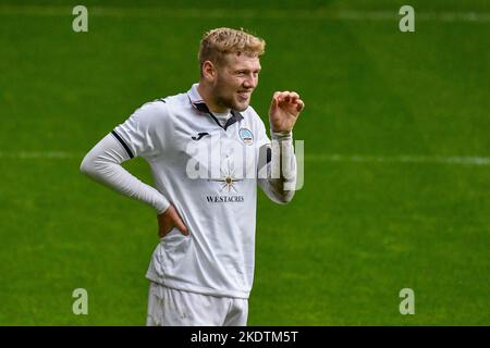 Swansea, pays de Galles. 8 novembre 2022. Josh Thomas de Swansea City pendant le match de la Professional Development League entre Swansea City moins de 21 ans et Queens Park Rangers moins de 21 ans au stade Swansea.com à Swansea, pays de Galles, Royaume-Uni, le 8 novembre 2022. Crédit : Duncan Thomas/Majestic Media/Alay Live News. Banque D'Images