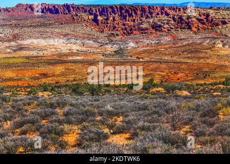 Coloré peint Desert Orange grès Fiery four Arches National Park Moab Utah USA Southwest. Banque D'Images