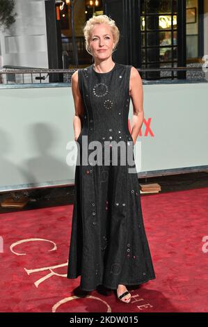 Londres, Royaume-Uni. 8th novembre 2022. Gillian Anderson assiste à Netflix présente le monde Permiere - la cinquième saison de la Couronne au Theatre Royal, Drury Lane, le 8 novembre Londres, Royaume-Uni. Banque D'Images