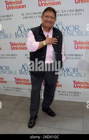 Mexico, Mexique. 8th novembre 2022. Juan Osorio pose lors de ''˜l'Amour invisible' (El Amor invisible) Conférence de presse d'opéra de savon au centre culturel Roberto Cantoral. On 8 novembre 2022 à Mexico, Mexique. (Image de crédit : © Jorge Gonzalez/eyepix via ZUMA Press Wire) Banque D'Images