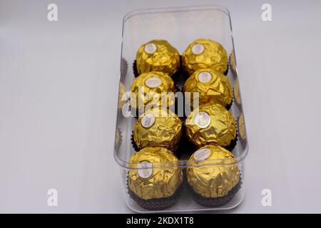 Balles de chocolat au lait Ferrero Rocher originales Banque D'Images