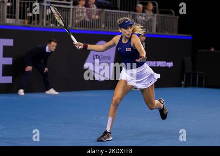 Glasgow, Écosse, le 8th novembre 2022. Yulia Putintseva, du Kazakhstan, joue Katie Boulter, de Grande-Bretagne, dans les étapes de groupe du Billy Jean Roi Cu Banque D'Images