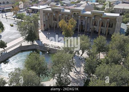 Mosquée Bolo Hauz, vue de la Tour de l'eau, rue Afrosiyob, Registan, Centre historique, Boukhara, Province de Boukhara, Ouzbékistan, Asie centrale Banque D'Images