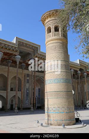 Bolo Hauz Minaret, rue Afrosiyob, Registan, Centre historique, Boukhara, Province de Boukhara, Ouzbékistan, Asie centrale Banque D'Images