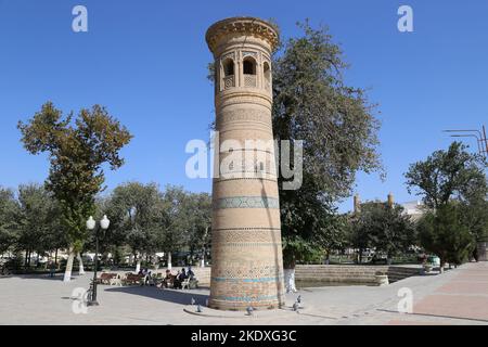 Bolo Hauz Minaret, rue Afrosiyob, Registan, Centre historique, Boukhara, Province de Boukhara, Ouzbékistan, Asie centrale Banque D'Images