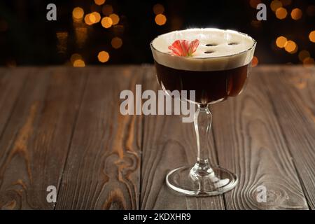 Cocktail espresso martinis garni de grains de café. Banque D'Images