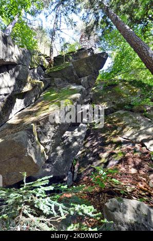 L'Autriche, la dite Hohl-Felsen - Hollow Rock - une merveille naturelle avec l'écosite de roche, un matériau particulièrement résistant, partie de la Koralm Kristall Banque D'Images