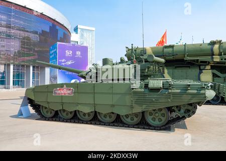 RÉGION DE MOSCOU, RUSSIE - 18 AOÛT 2022 : le T-72B3M est le principal char russe de combat. Exposition du forum militaire-technique international 'Army-2022' Banque D'Images