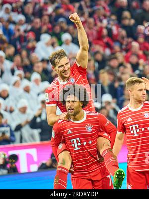 Munich, Allemagne. 08th novembre 2022. Leon GORETZKA, FCB 8 célèbre son but, heureux, rire, célébration, 3-1 avec Serge GNABREY, FCB 7 dans le match FC BAYERN MÜNCHEN - SV WERDER BREMEN 1.Ligue allemande de football le 8 novembre 2022 à Munich, Allemagne. Saison 2022/2023, match jour 14, 1.Bundesliga, FCB, München, 14.Spieltag crédit: Peter Schatz/Alay Live News Banque D'Images