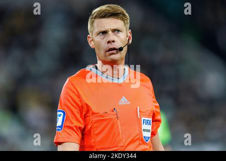 Wolfsburg, Allemagne. 08th Nov, 2022. Firo : 11/08/2022, football, 1st ligue, 1st Bundesliga, Saison 2022/2023, VfL Wolfsburg - BVB Borussia Dortmund arbitre Christian Dingert demi-figure, crédit: dpa/Alay Live News Banque D'Images