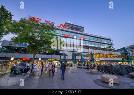 Europa Centre, Breitscheidplatz, Tauentzien, Charlottenburg, Berlin, Allemagne Banque D'Images