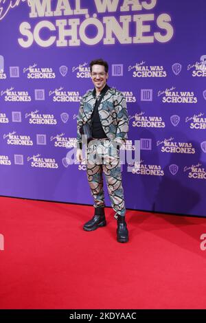 11/08/2022, Berlin, Allemagne, Nico stank participe à la première mondiale «EINFACH mal WAS SCHÖNES“ au Zoo Palast sur 8 novembre 2022 à Berlin, Allemagne. Un film de Karoline Herfurth "EINFACH mal WAS SCHÖNES" est une comédie. Banque D'Images