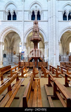 Chablis Bourgogne France. Collégiale Saint Martin Banque D'Images