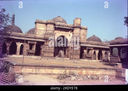 Dada Hari ni Vav:- Bai Harir Sultani Stepwell est un stepwell dans la région d'Asarwa à 15 km d'Ahmedabad, Gujarat, Inde. Banque D'Images