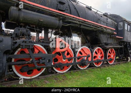 Une vieille locomotive à vapeur repose sur la voie d'évitement. Banque D'Images