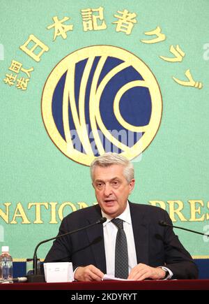 Tokyo, Japon. 9th novembre 2022. Le Haut Commissariat des Nations Unies pour les réfugiés (HCR), Filippo Grandi, prend la parole mercredi au Club de presse national du Japon à Tokyo, au 9 novembre 2022. Grandi a échangé des vues avec des représentants du gouvernement japonais et a rencontré des réfugiés ukrainiens vivant au Japon. Credit: Yoshio Tsunoda/AFLO/Alay Live News Banque D'Images