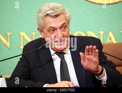 Tokyo, Japon. 9th novembre 2022. Le Haut Commissariat des Nations Unies pour les réfugiés (HCR), Filippo Grandi, prend la parole mercredi au Club de presse national du Japon à Tokyo, au 9 novembre 2022. Grandi a échangé des vues avec des représentants du gouvernement japonais et a rencontré des réfugiés ukrainiens vivant au Japon. Credit: Yoshio Tsunoda/AFLO/Alay Live News Banque D'Images