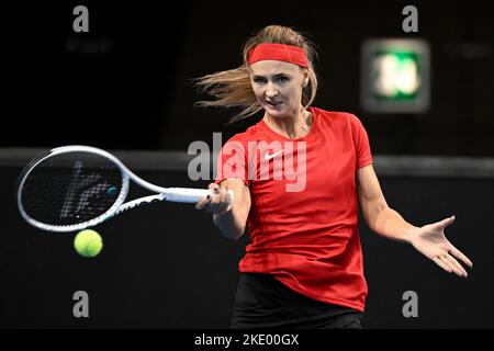 Glasgow, Écosse, 09/11/2022, Glasgow, Écosse, ROYAUME-UNI. 9th novembre 2022. La Belge Maryna Zanevska photographiée en action lors d'un match de tennis contre la Slovaque Schmiedlova, le deuxième match de l'égalité entre la Belgique et la Slovaquie dans la phase de groupe de la finale de la coupe Billie Jean King à Glasgow, en Écosse, le mercredi 09 novembre 2022. Le tournoi a lieu de 8 novembre jusqu'à 13 novembre 2022. BELGA PHOTO LAURIE DIEFFEMBACQ crédit: Belga News Agency/Alay Live News Banque D'Images