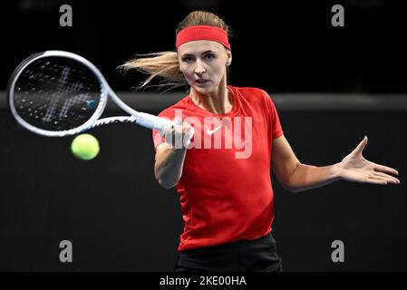 Glasgow, Écosse, 09/11/2022, Glasgow, Écosse, ROYAUME-UNI. 9th novembre 2022. La Belge Maryna Zanevska photographiée en action lors d'un match de tennis contre la Slovaque Schmiedlova, le deuxième match de l'égalité entre la Belgique et la Slovaquie dans la phase de groupe de la finale de la coupe Billie Jean King à Glasgow, en Écosse, le mercredi 09 novembre 2022. Le tournoi a lieu de 8 novembre jusqu'à 13 novembre 2022. BELGA PHOTO LAURIE DIEFFEMBACQ crédit: Belga News Agency/Alay Live News Banque D'Images