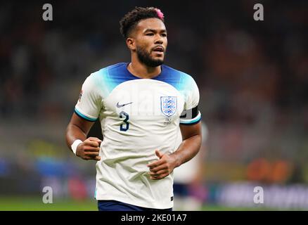 Photo du dossier datée du 23-09-2022 de la Reece James d'Angleterre. Reece James a confirmé qu’il ne se présentera pas à la coupe du monde, et l’Angleterre a tout de suite déclaré qu’il était « dévasté » d’avoir échoué dans sa tentative de surmonter les blessures. Cet homme de 22 ans a commencé les quatre derniers matches des trois Lions et a été un cordonnet pour le Qatar jusqu'à ce qu'il ait subi une blessure au genou lors du match de la Ligue des champions contre l'AC Milan sur 11 octobre. Date de publication : mercredi 9 novembre 2022. Banque D'Images