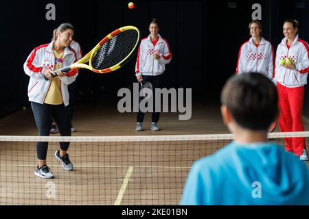 Rijeka, Croatie. 09th novembre 2022. Ana Konjuh de Croatie pendant la Journée des enfants avant le match de la coupe du Roi Billie Jean entre la Croatie et l'Allemagne, sur 9 novembre 2022 à Rijeka, Croatie. Photo: Nel Pavletic/PIXSELL Credit: Pixsell photo & Video Agency/Alay Live News Banque D'Images