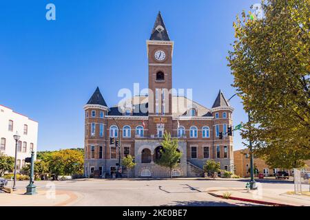 Arkansas, OCT 2 2022 - vue extérieure ensoleillée du palais de justice historique du comté de Washington Banque D'Images