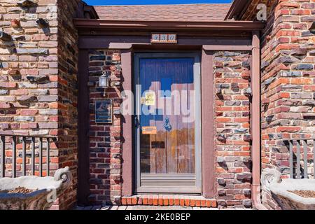 Arkansas, OCT 2 2022 - vue extérieure ensoleillée du musée Clinton House Banque D'Images