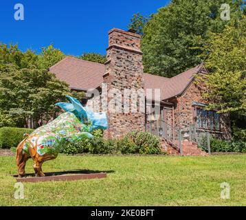 Arkansas, OCT 2 2022 - vue extérieure ensoleillée du musée Clinton House Banque D'Images