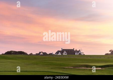 Coucher de soleil sur Maidstone Country Club, East Hampton, NY Banque D'Images