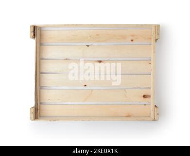 Vider l'ancienne boîte en bois isolée sur blanc. Vue de dessus. Banque D'Images