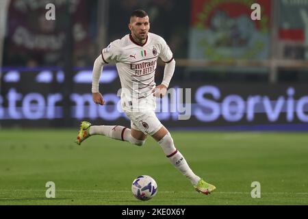 Cremona, Italie, 8th novembre 2022. Ante Rebic de l'AC Milan pendant la série Un match au Stadio Giovanni Zini, Cremona. Le crédit photo devrait se lire: Jonathan Moscrop / Sportimage Banque D'Images