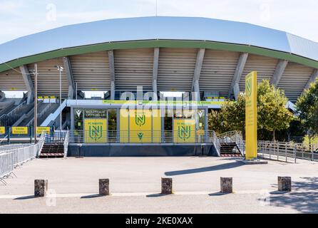 Vue générale du magasin officiel du club de football du FC Nantes à l'extérieur du stade de la Beaujoire à Nantes, France. Banque D'Images