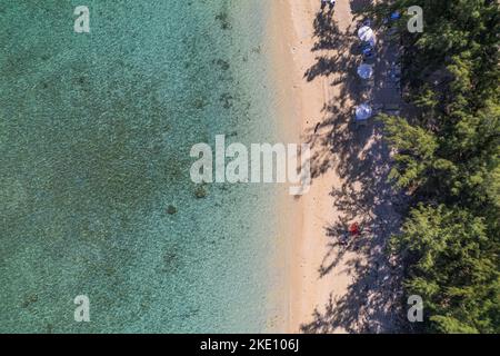 Une vue aérienne de la plage de Boucan-Canot à l'ouest de l'île de la Réunion par une journée ensoleillée Banque D'Images