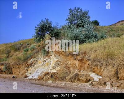 La côte de la mer d'Azov un jour d'été Banque D'Images