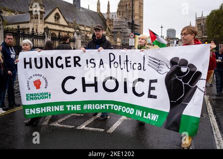 Le droit à la nourriture la bannière de Londres lors de la manifestation à Londres contre les mesures d'austérité du gouvernement conservateur, appelant à des élections générales et à des salaires plus élevés. Banque D'Images