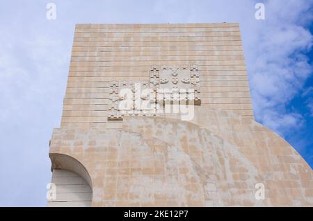 Hommage aux navigateurs portugais : le Grand Monument des découvertes à Lisbonne Banque D'Images