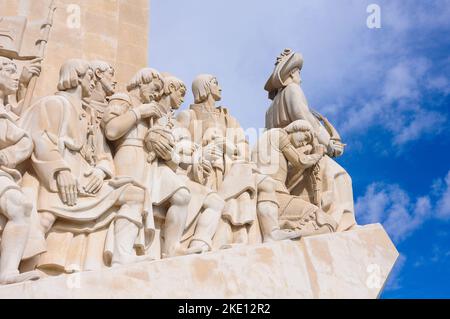 Hommage aux navigateurs portugais : le Grand Monument des découvertes à Lisbonne Banque D'Images