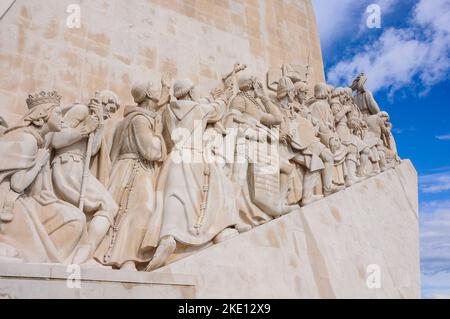 Hommage aux navigateurs portugais : le Grand Monument des découvertes à Lisbonne Banque D'Images